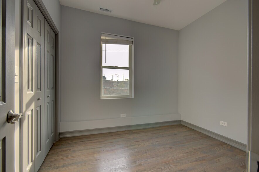Building Photo - 1659 W 21st St