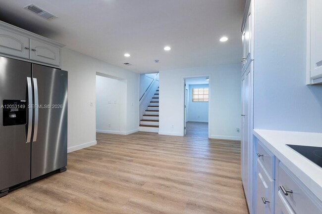 Building Photo - 3628 Thomas Ave