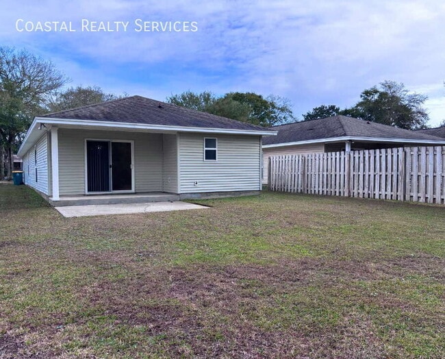 Building Photo - 64 7th Ave