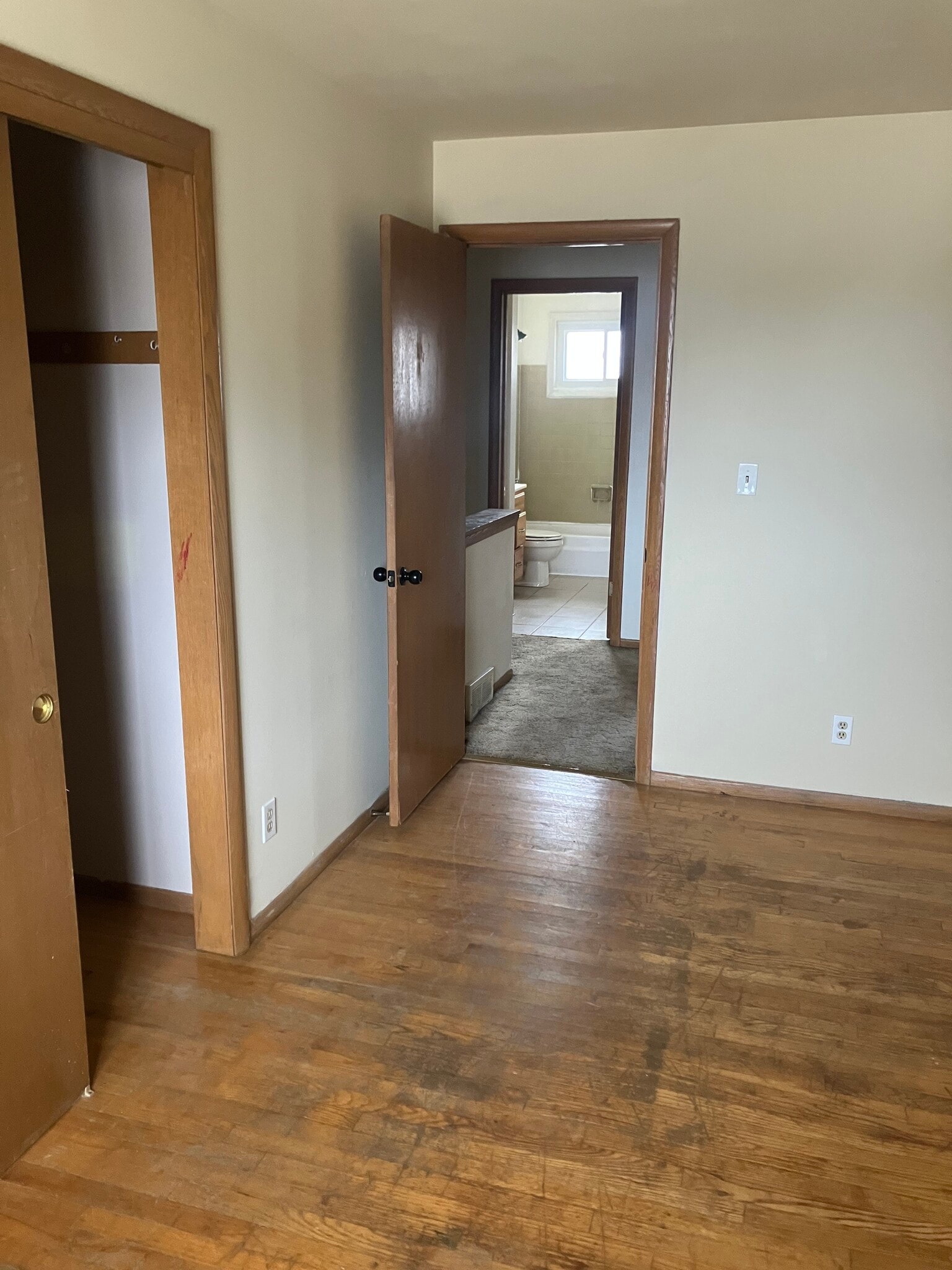 Building Photo - 1422 Willow Ln