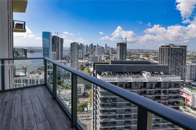 Building Photo - 501 NE 31st St