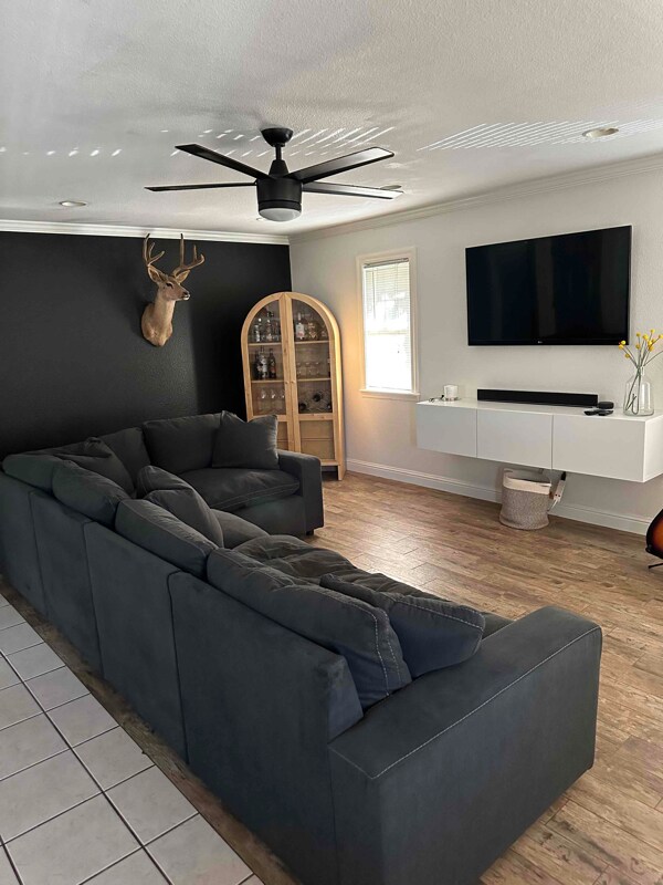 Building Photo - 1811 Laurel Ave