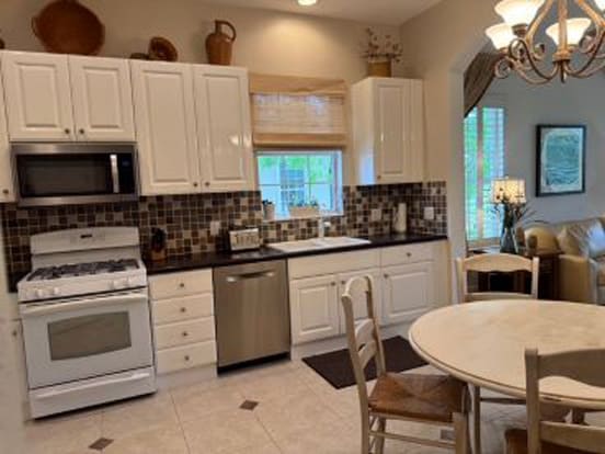 Building Photo - 9142 Cherry Oaks Ln