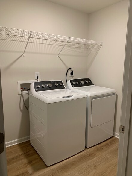 Building Photo - 1086 W Bank St