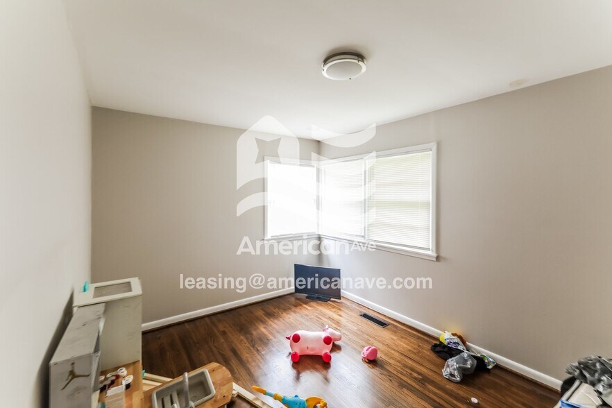 Building Photo - 620 86th St S