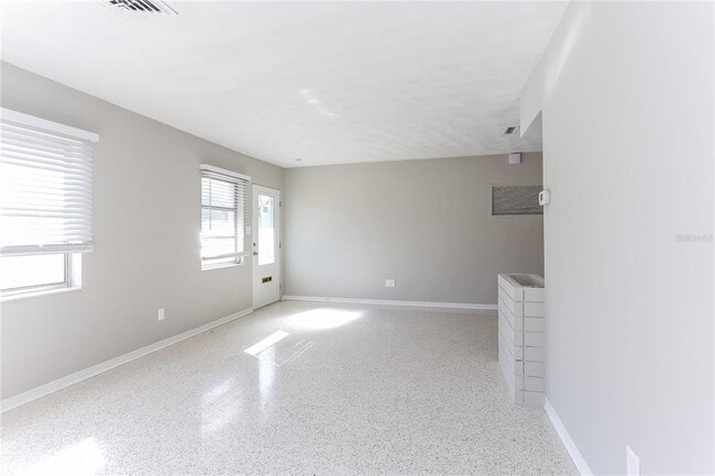 Building Photo - 7941 23rd Ave N