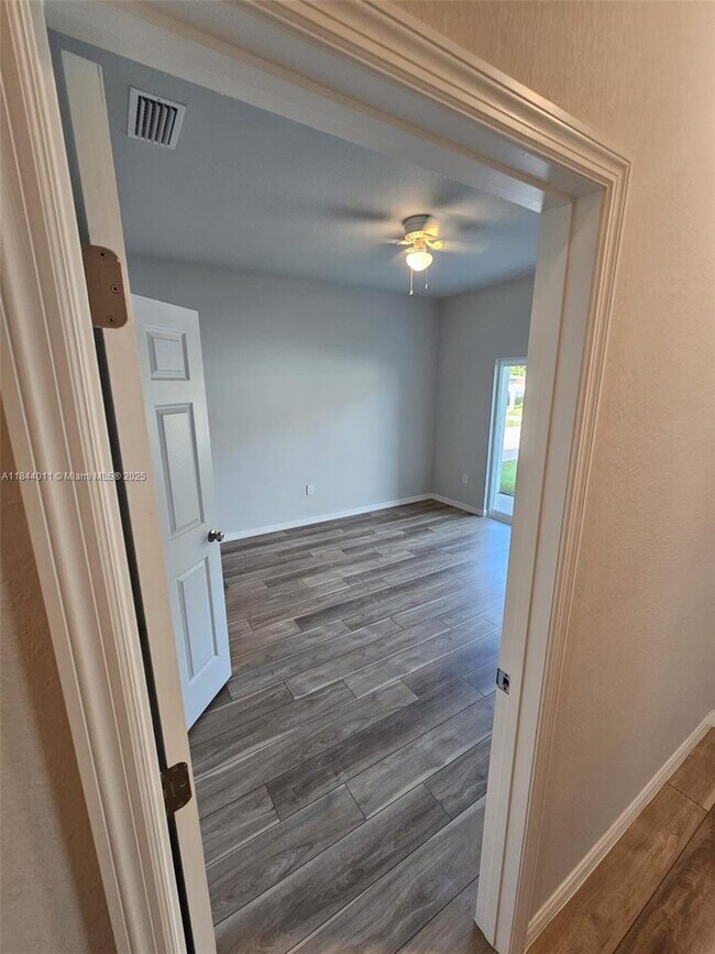 Building Photo - 1431 Las Villas Blvd