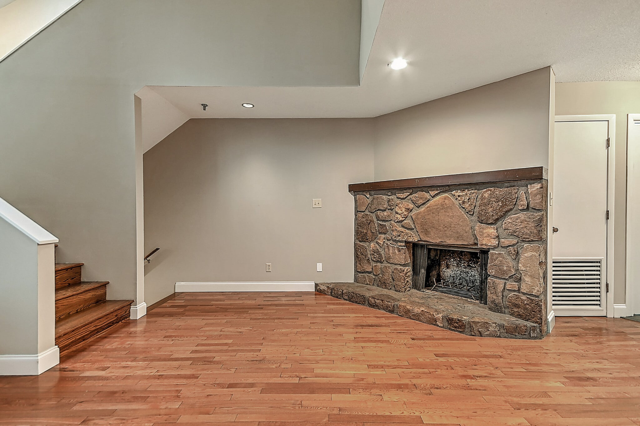 Building Photo - 109 Beechnut St