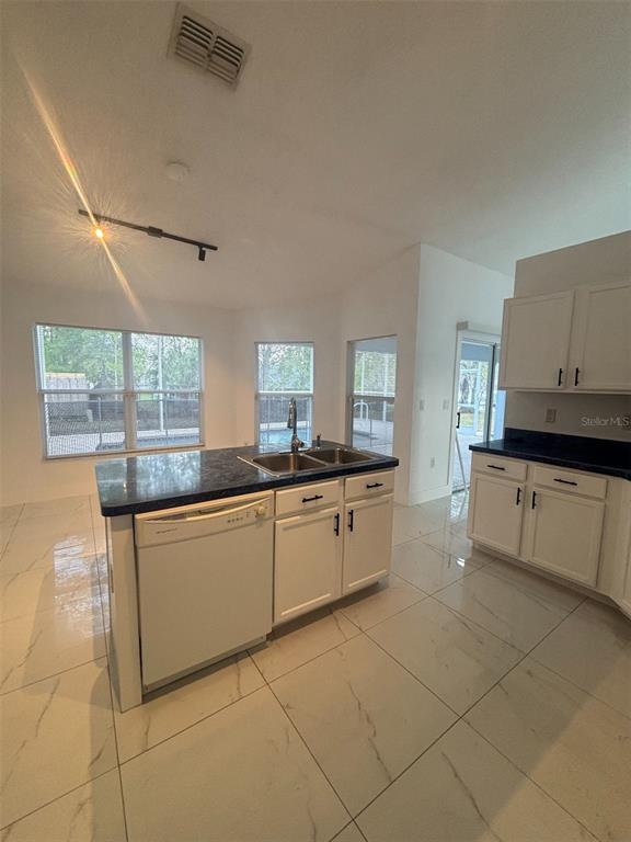 Building Photo - 2222 Champlain Ave