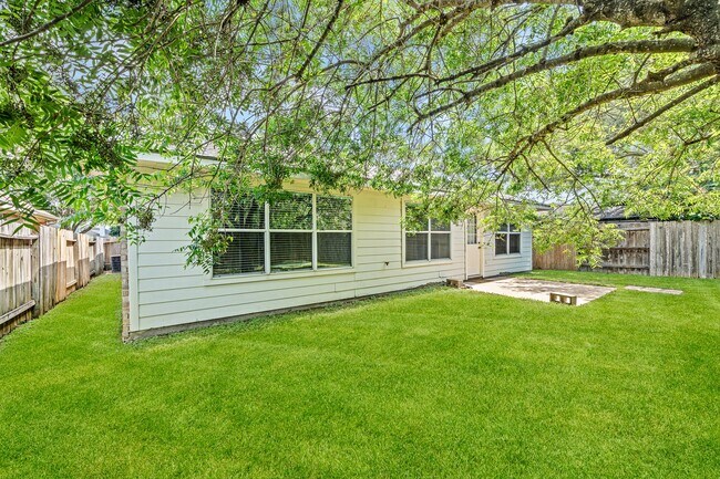 Building Photo - 17935 Rose Hill Park Ln