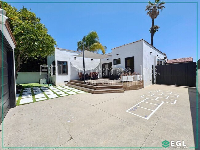 Building Photo - 3927 Degnan Blvd