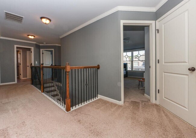 Building Photo - 4669 Sierra Creek Dr NE