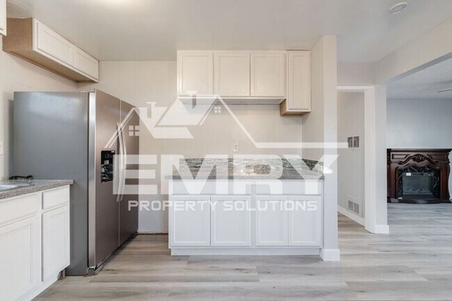 Building Photo - New 2 Bedroom House for Rent in Gifford Ave Bell CA Garage Available