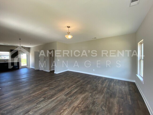 Building Photo - 68 WATER OAK DR