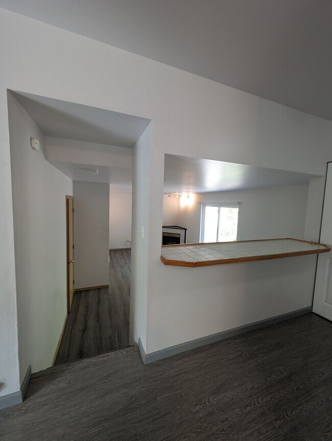 Building Photo - Tri Level, 3 Bedroom For Rent in Port Orchard - Available June 25th!