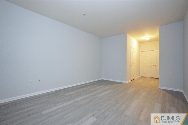 Building Photo - 636 St Andrews Pl