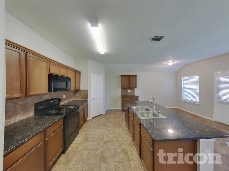 Building Photo - 1114 Bellevue Dr