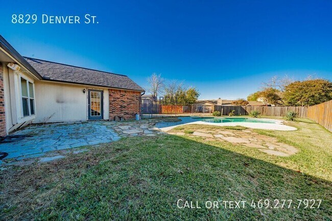 Building Photo - 8829 Denver St