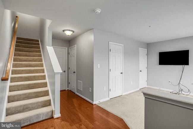 Building Photo - 5918 Jefferson Commons Way