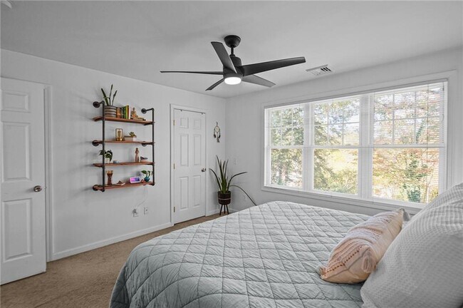 Building Photo - 31 Smith St