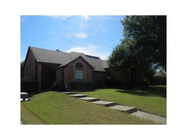 Building Photo - 906 Teakwood Ln