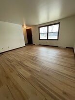 Building Photo - 1407 Wiesner St