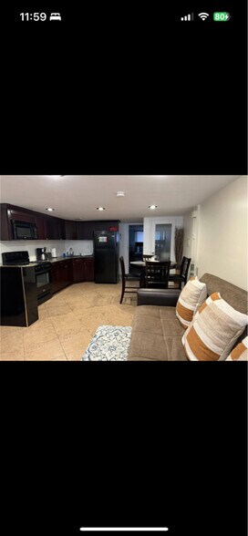 Building Photo - 147 E 29th St