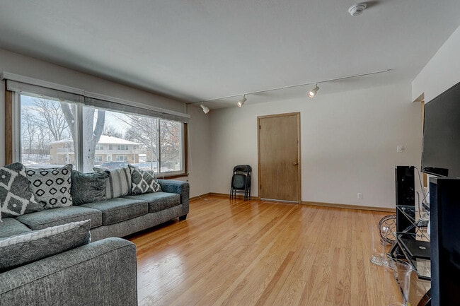 Building Photo - 1531 N 116th St