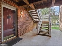 Building Photo - 7596 Lakeside Village Dr