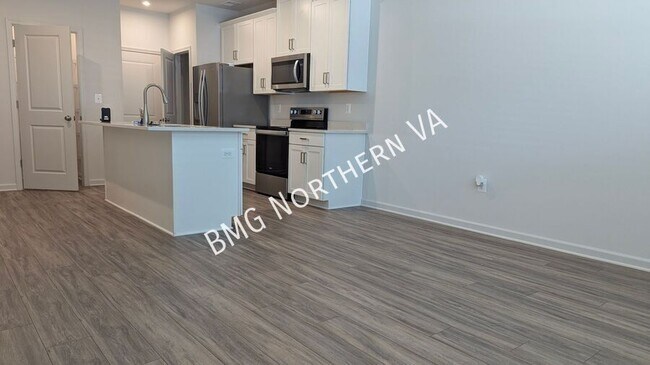 Building Photo - 2576 Neabsco Common Pl