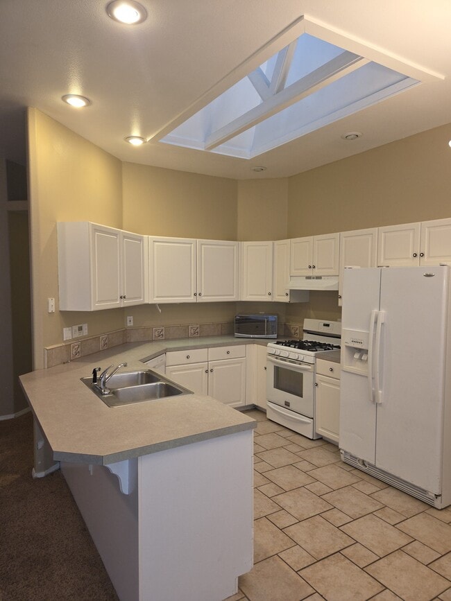 Building Photo - 917 W Greenhead St