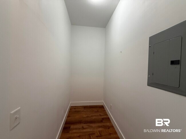 Building Photo - 10391 Emmanuel St