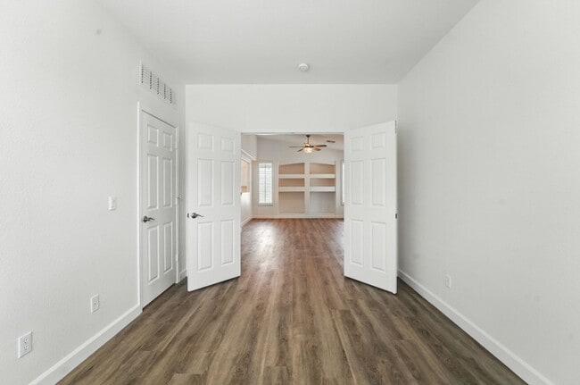 Building Photo - Fully Remodeled 2BR + Den in Trilogy at Po...