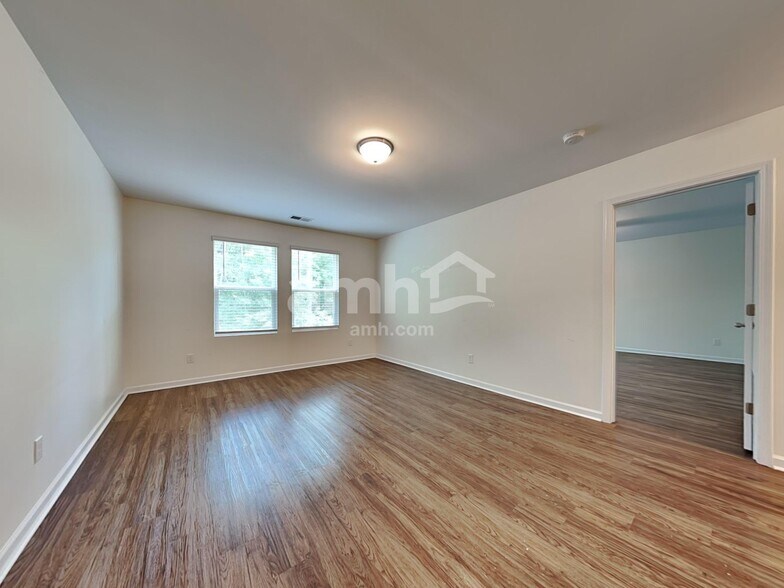 Building Photo - 208 Orion Way