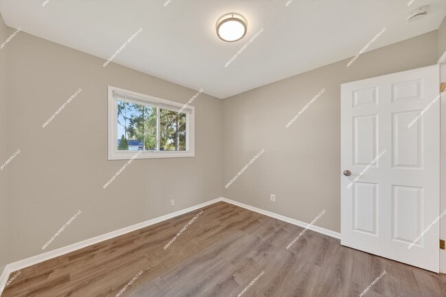 Building Photo - Rare Rental Opportunity! Fully Renovated 3-bedroom, 2-bath Brick Ranch in Farmington Hills!