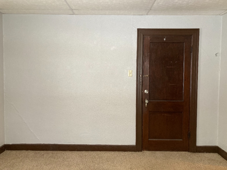 Building Photo - 264 College St SE