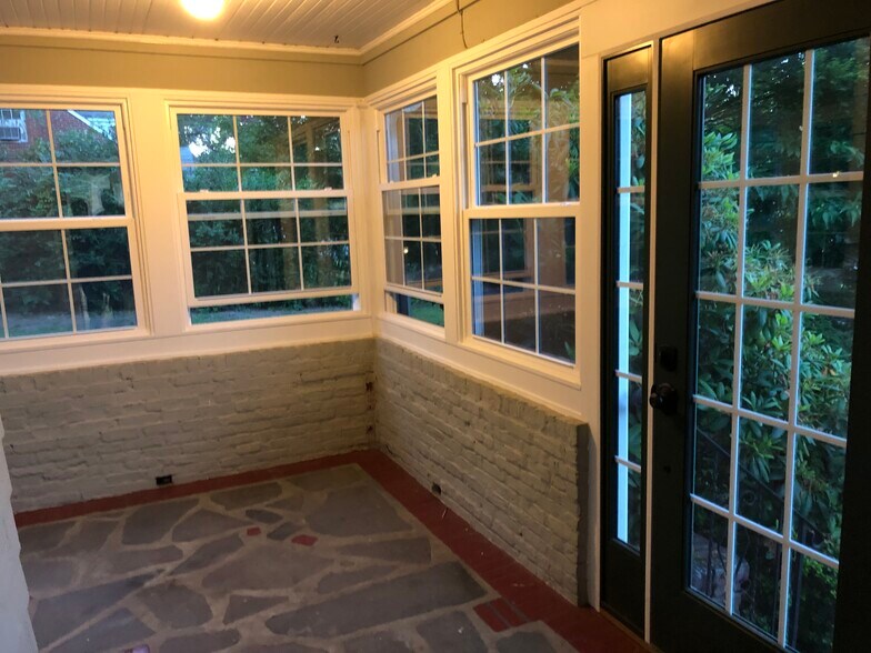 Building Photo - 81 Tooker Ave