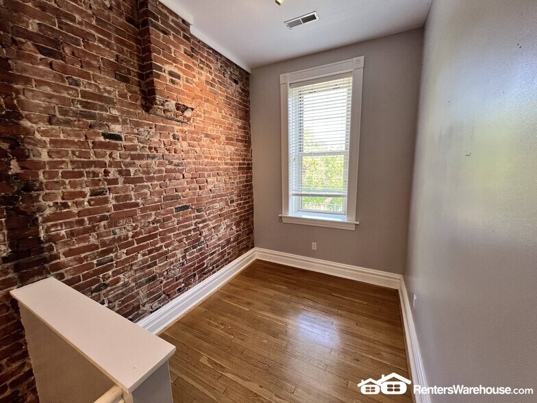 Building Photo - 4336 Laclede Ave