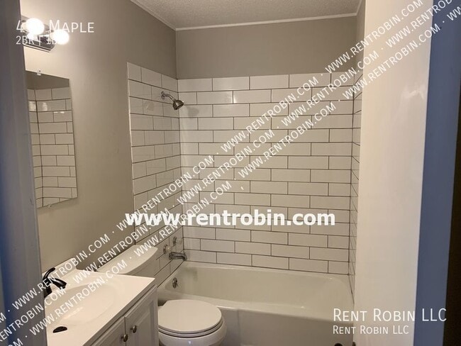 Building Photo - 431 Maple-