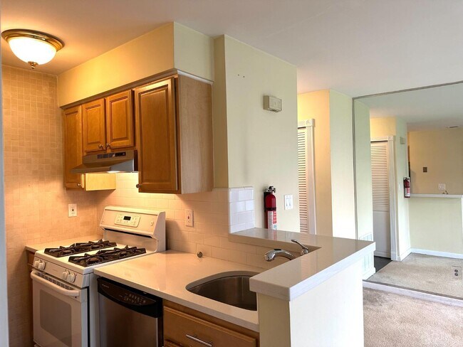 Building Photo - 277 Cozzens Ct