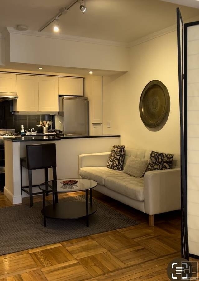 Building Photo - EAST 61 STREET