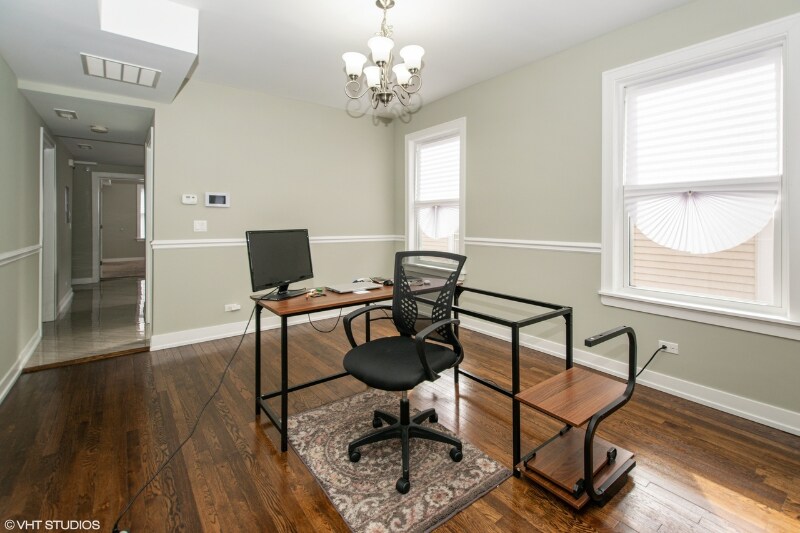 Building Photo - 7831 S Loomis Blvd