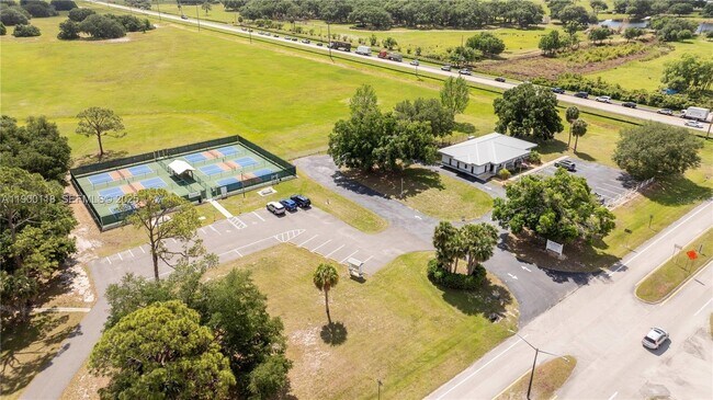 Building Photo - 7916 Granada Rd