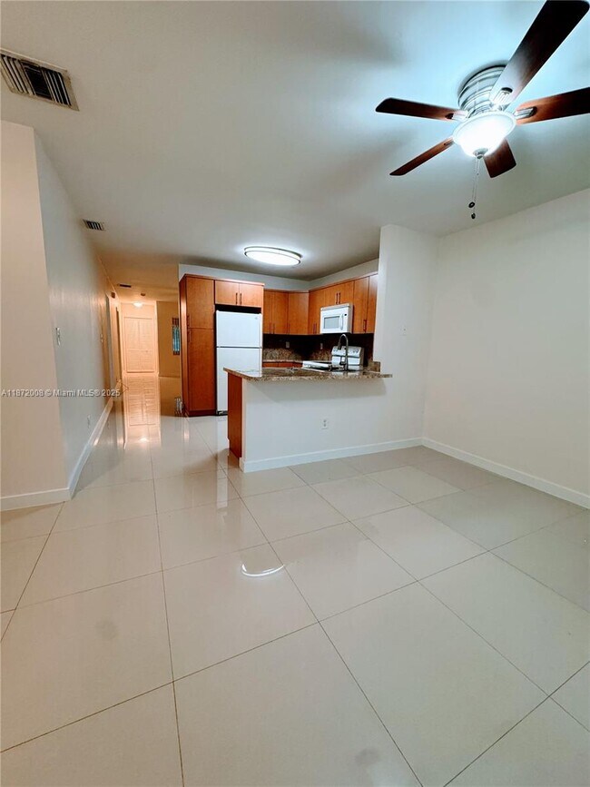 Building Photo - 7610 NW 73rd Terrace