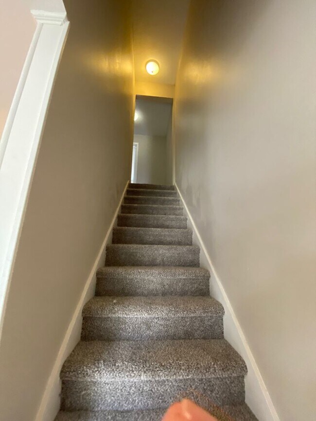 Building Photo - 601 Stratford Dr