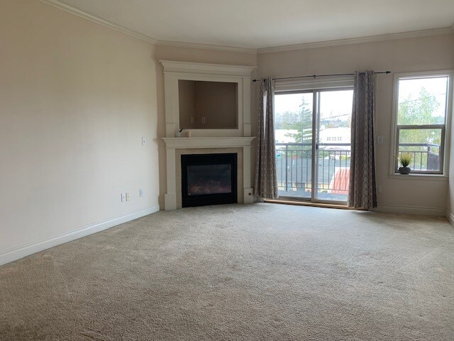 Living room - 1991 Alder St