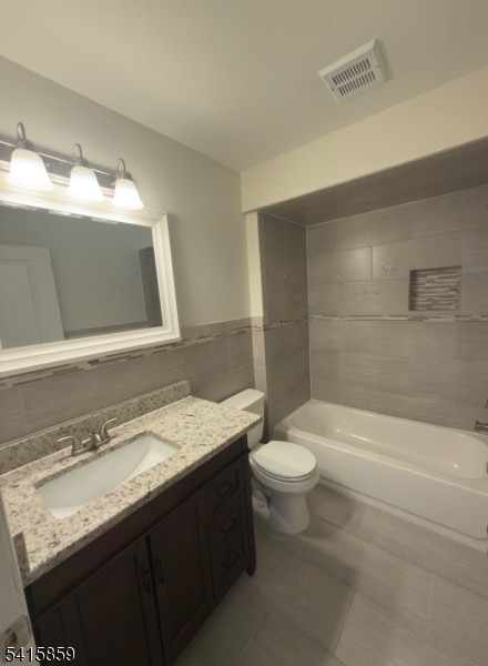 Building Photo - 5 Gotthart St