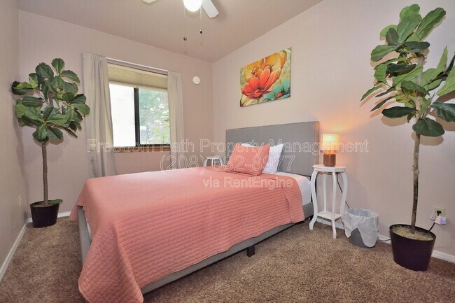 Building Photo - 11960 N Government Wy