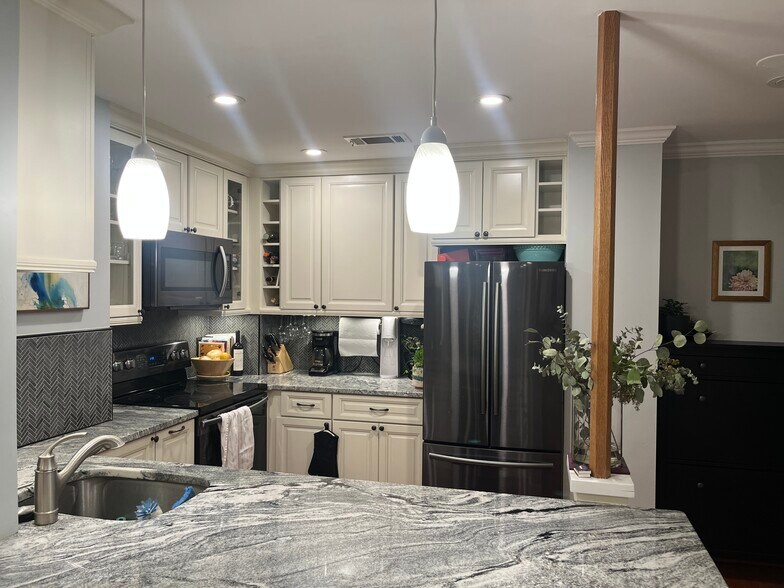 Kitchen - 2440 16th St NW