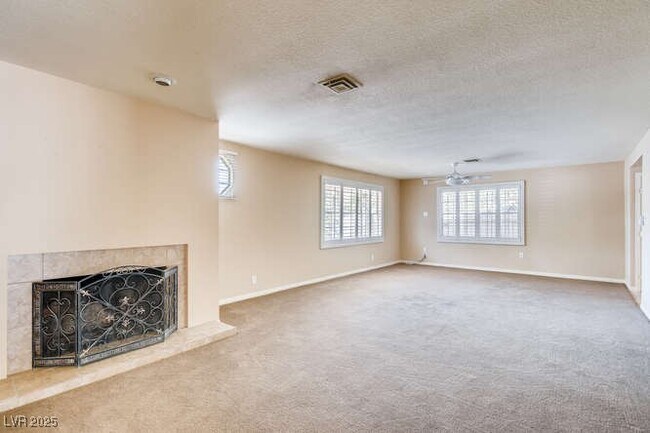 Building Photo - 1505 Strong Dr